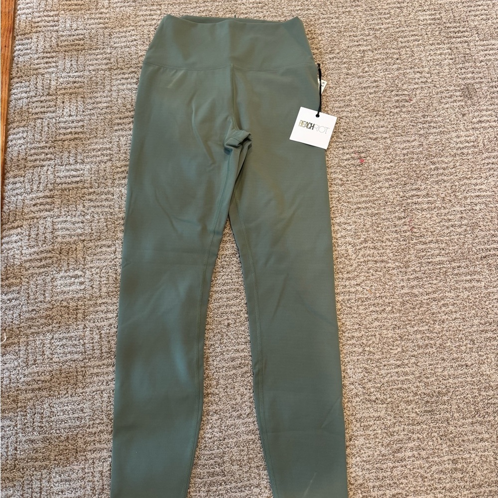 Beach Riot Olive Textured Activewear Set - Picture 5 of 5